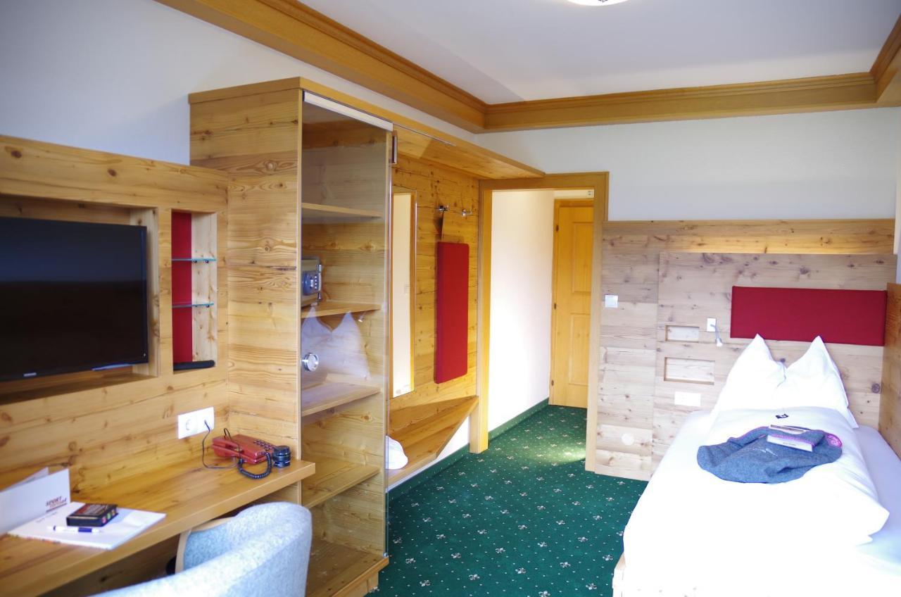 Hotel Berghof Ramsau am Dachstein Exteriör bild